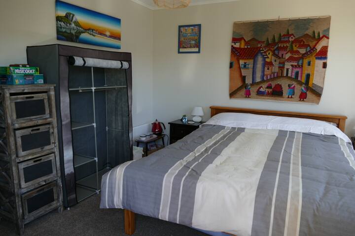 Airbnb Te Awanga Holiday Rentals Places To Stay Hawke S