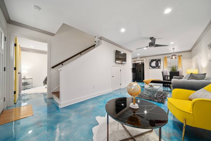 Beautiful Sophisticated Boutique B gallery image 3