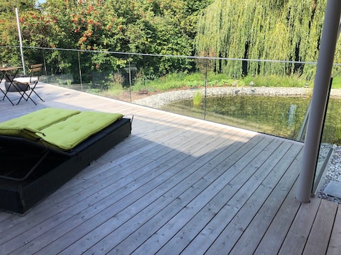 Neues Zimmer mit Terrasse in idyllischem Garten