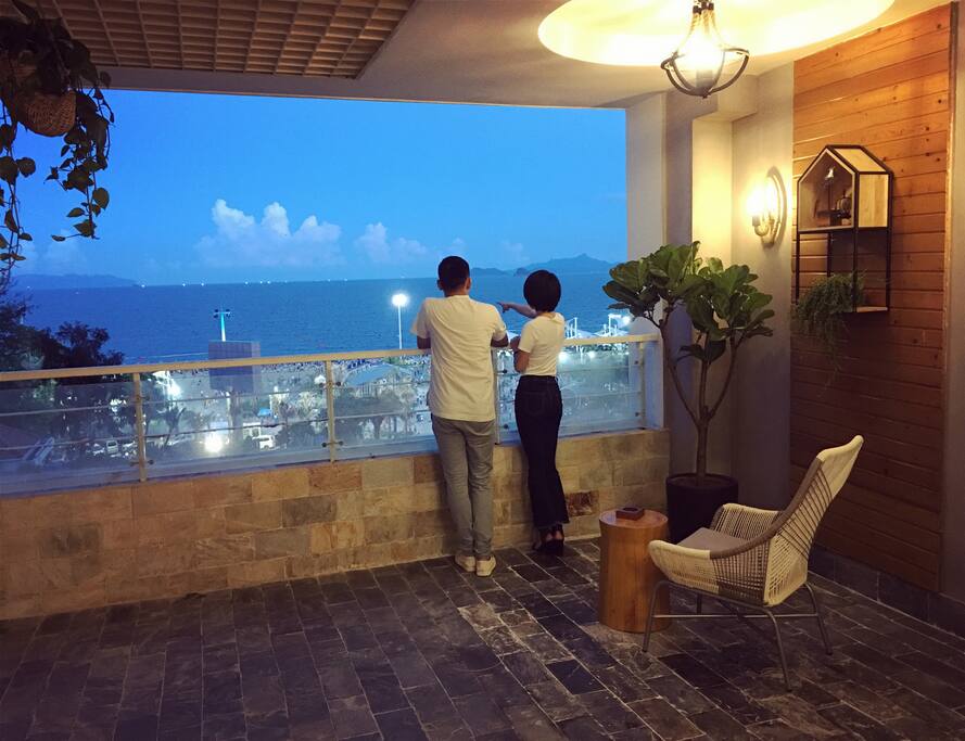 这夜的风儿吹~~