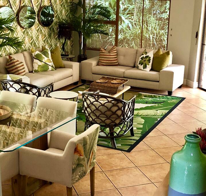 Formal lounge & Dining room