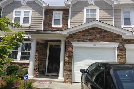 Durham Home Lake's Residence