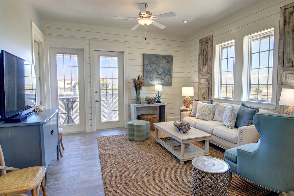 Catch & Release TC 10302-Living Area