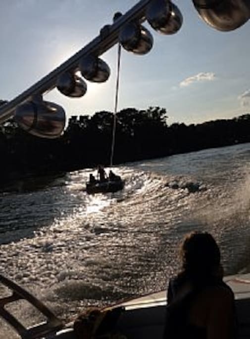 Great lake for boating, tubing, water sports