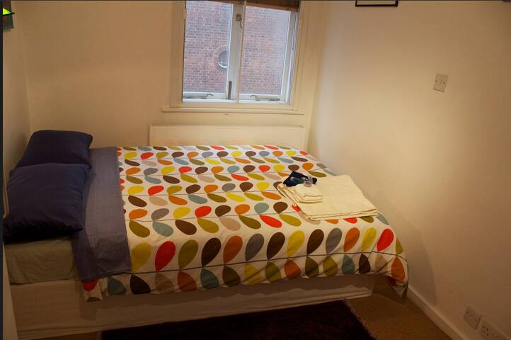 FAB. FLAT IN COVENT GARDEN- 7 DIALS gallery image 3