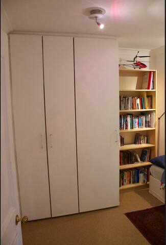 FAB. FLAT IN COVENT GARDEN- 7 DIALS gallery image 5