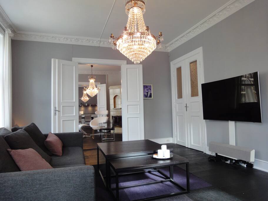 Main living room - TV and console