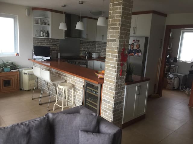 Lake House with stunning sea view in Sai Kung gallery image 4