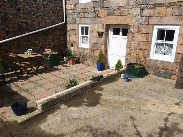 Quaint Cottage on Jersey's Famous Farm