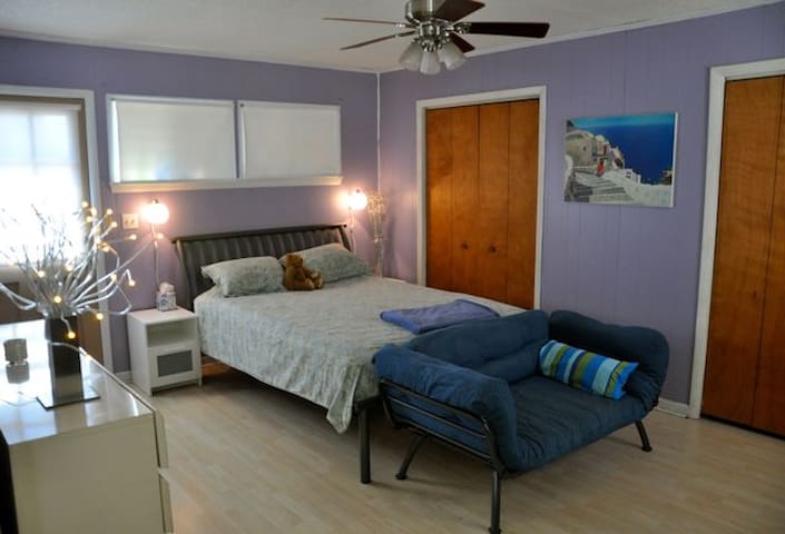 Studio By The Shore ~ Walk to Ocean