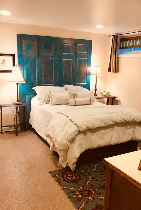 Turquoise room