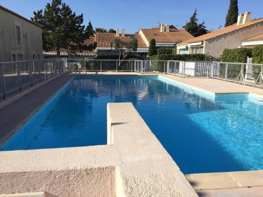 La piscine de la résidence
