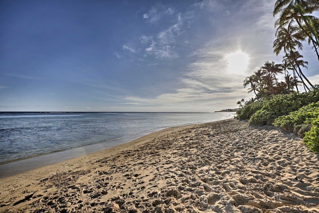 This tropical island location is just minutes from the nearby beaches!