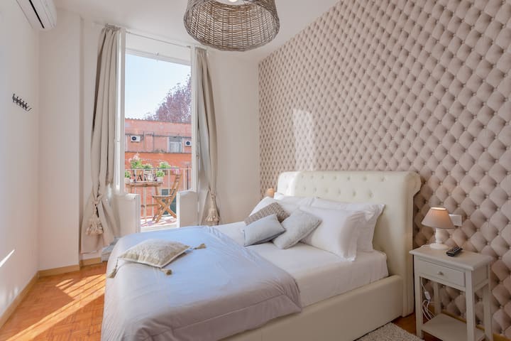 1 TownHouse by the Spanish Steps