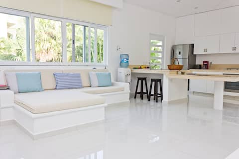 Successful Airbnb property: 120m2, private pool, 1 min from the beach in Playacar Fase I