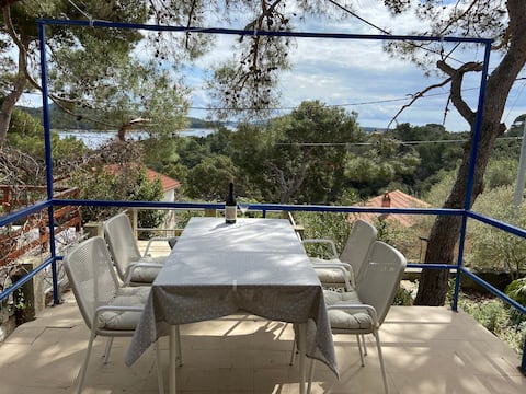 Holiday House Pina: rustical house in peaceful bay