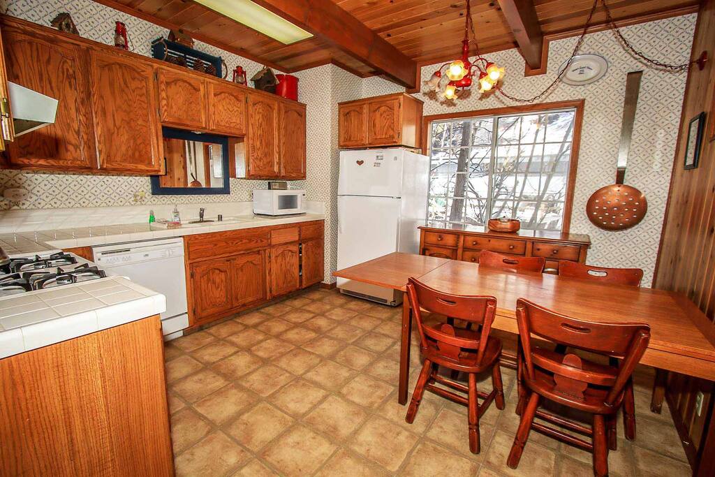 Indoors,Kitchen,Room,Chair,Furniture