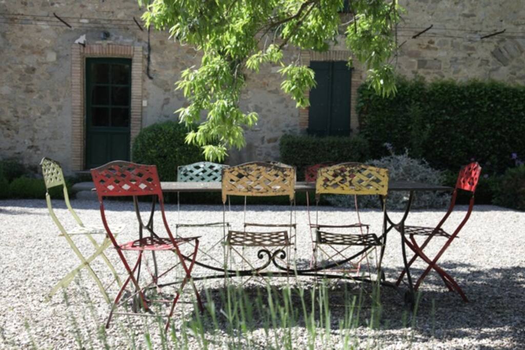 Déjeuner sur la terrasse