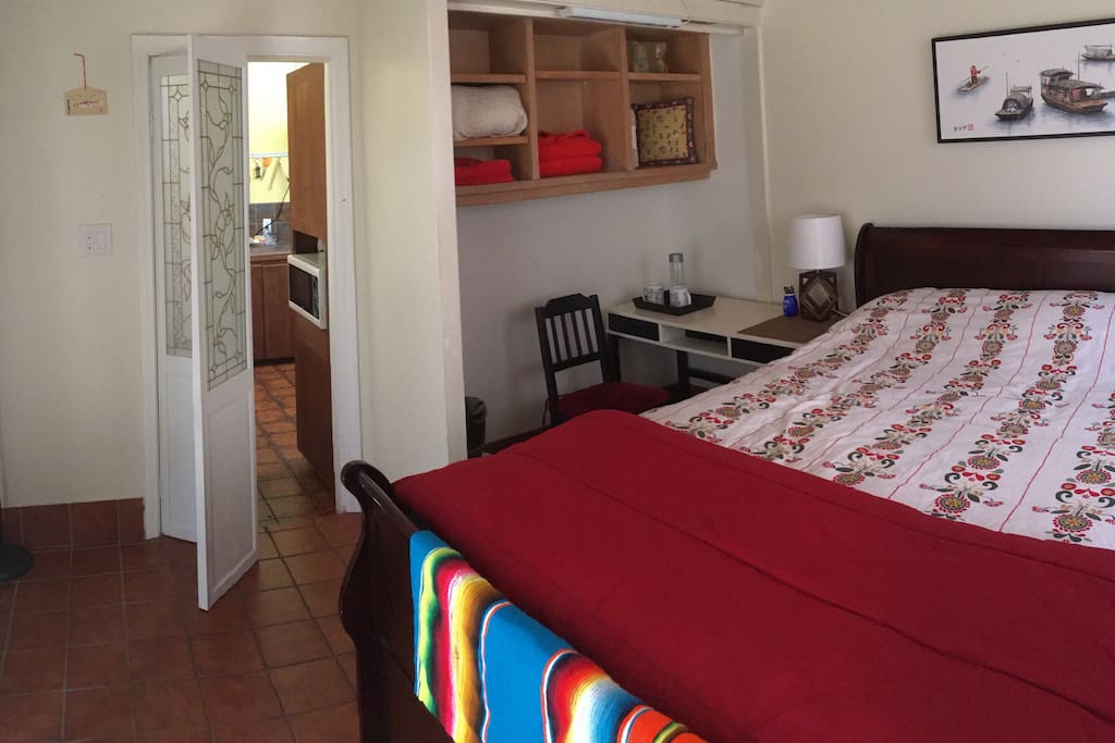 Another view of the room.