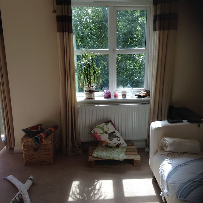 Living room + seating corners + free WiFi