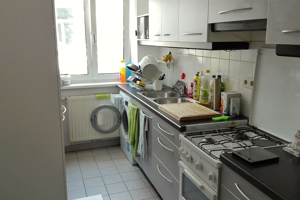 Kitchen & washing machine (we also have a big fridge that's not on the picture)