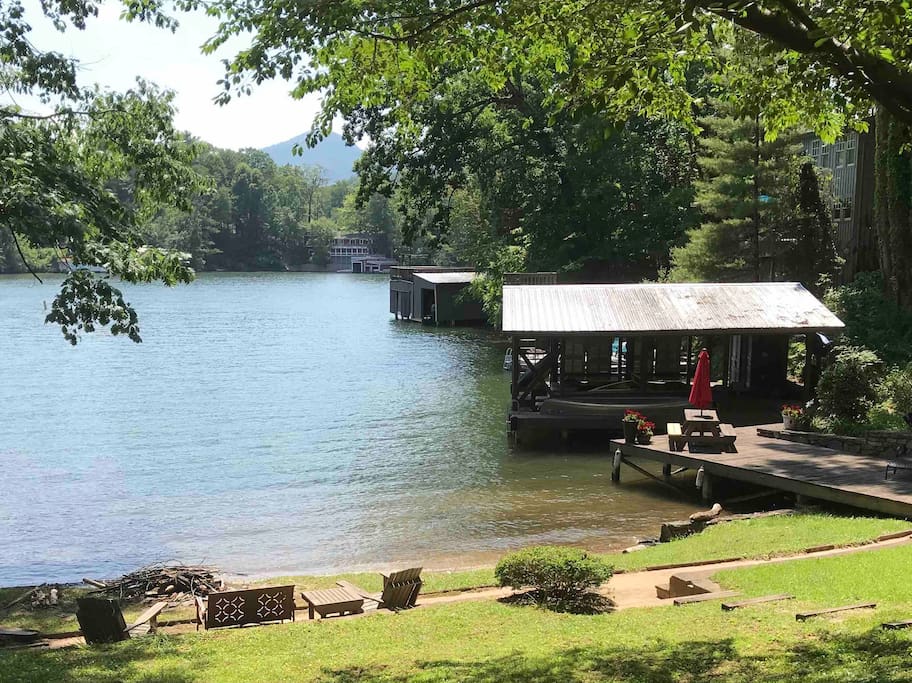 Waterfront Cabin on Lake Lure Foxy’s Hideaway Cabins for Rent in Lake Lure, North Carolina