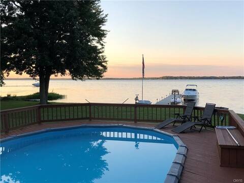 Lakefront House with Pool, Hot tub and Game room