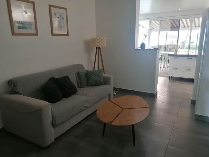 Дневна соба со кауч 