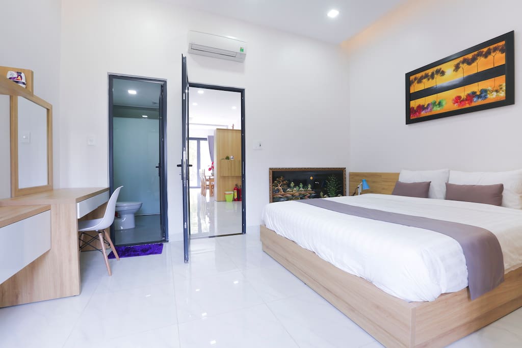 Ground Floor Suite
Measurement 137 cm x 187 cm