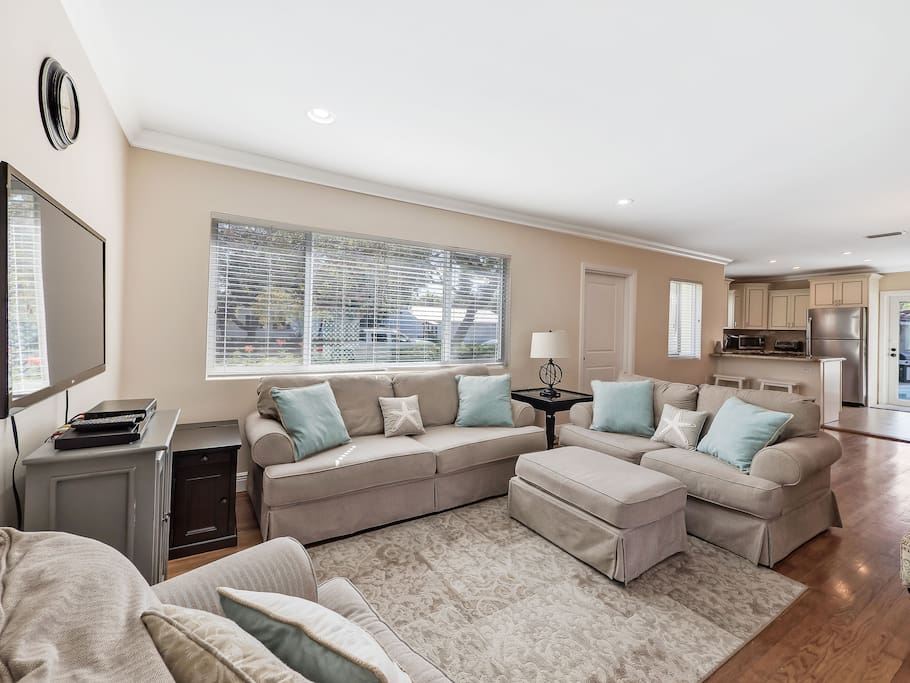 Seating for 8 on the couch, love seat and two armchairs