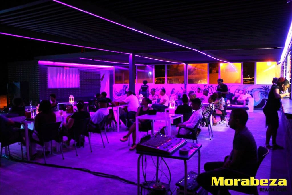 Morabeza beach club with live music