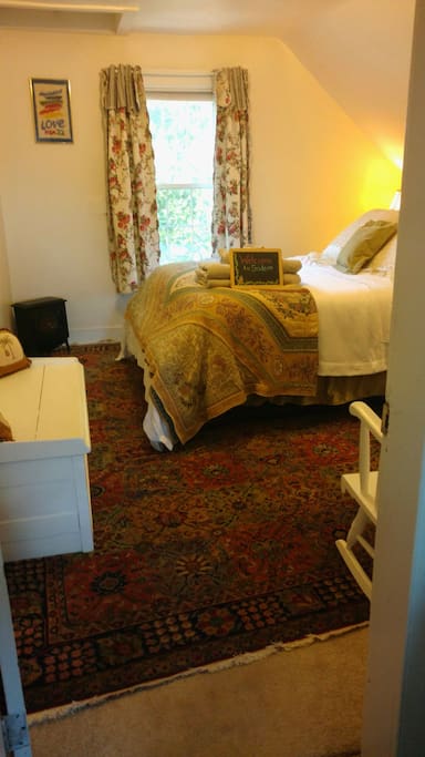 Welcome to the HARMONY Guest Room entrance at YOUR HAPPY PLACE