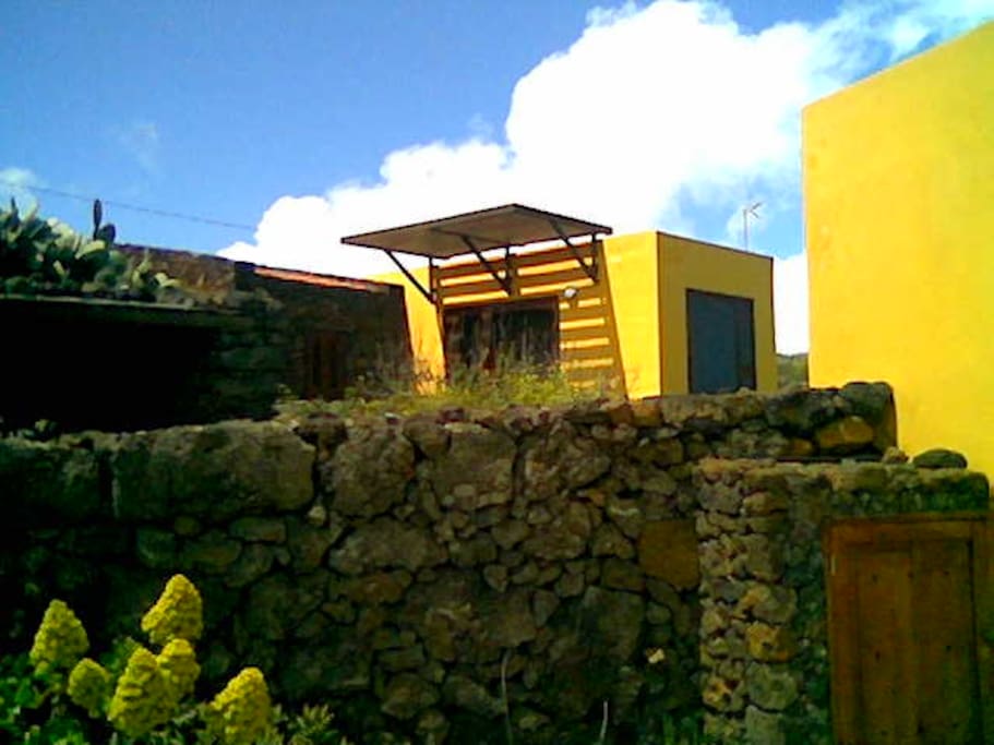 Otra vista de la fachada de la casa.