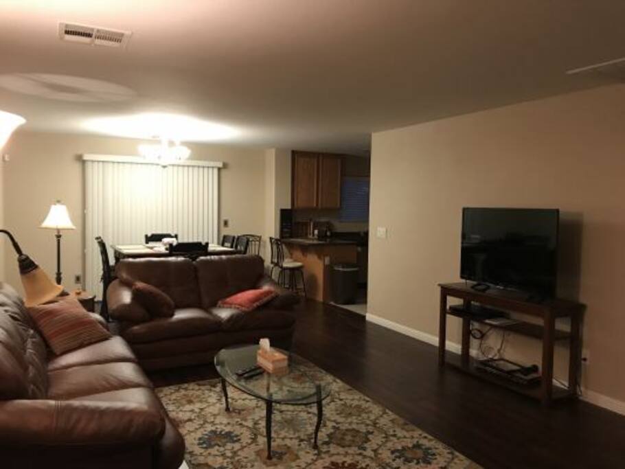 Living Rm / Dining Rm