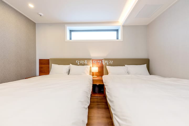 Главна - спална соба во куќата