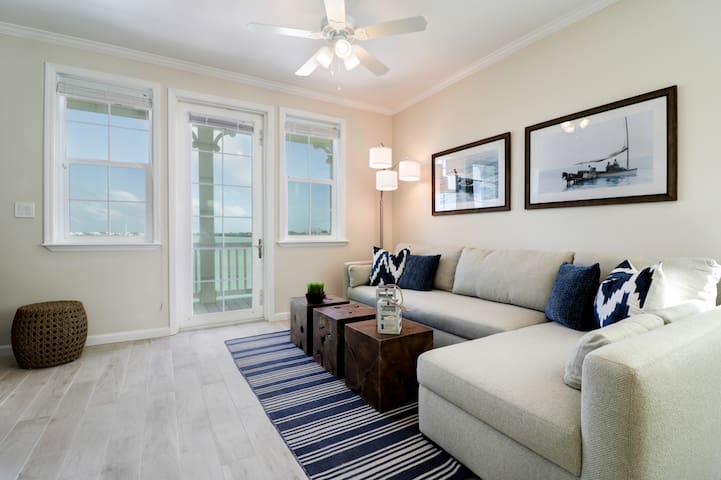 2 Bedroom Luxury Ocean View Townhome In The Keys Townhouses For