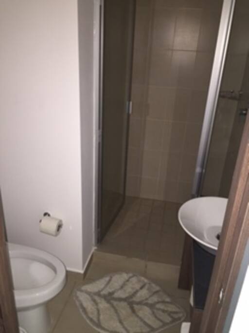 2 baños completos