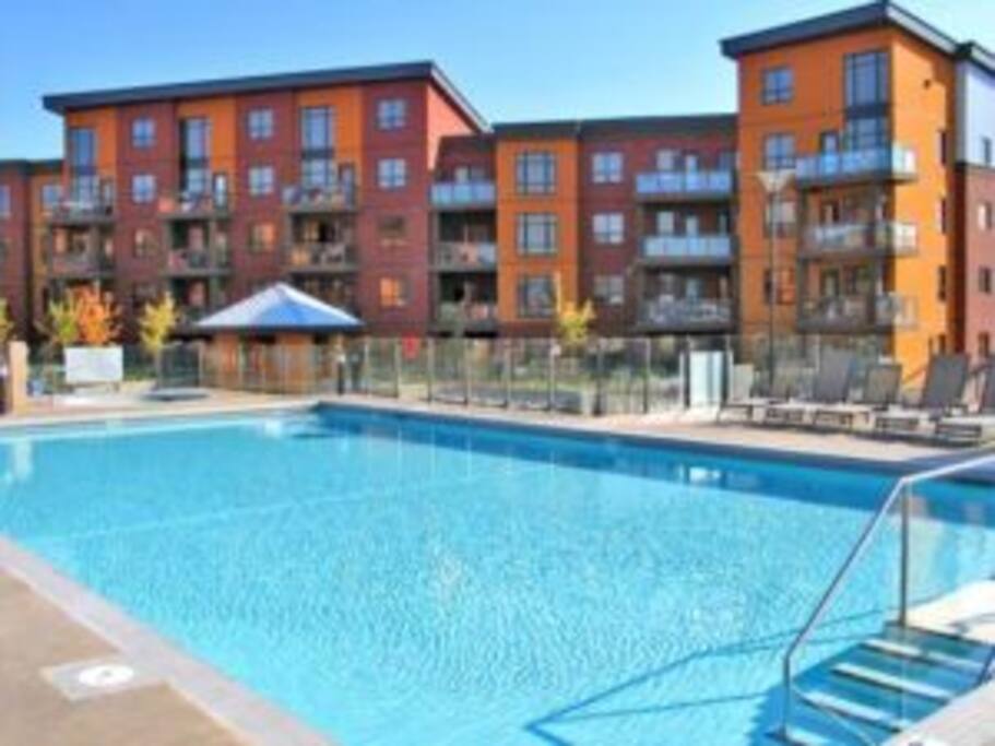 Pool & hot tub