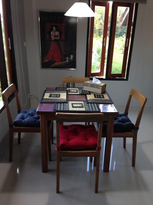 Dining area for 4 persons.