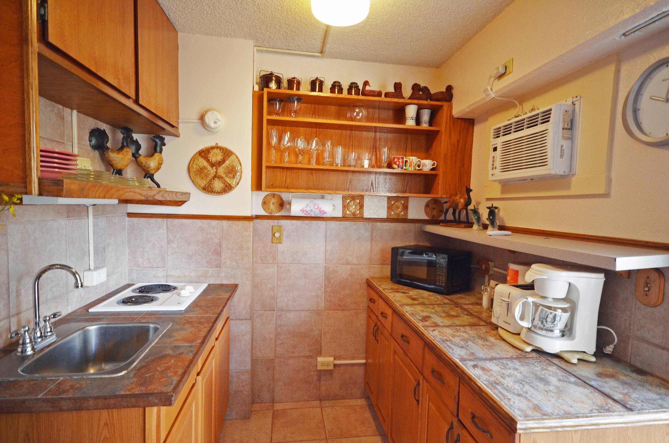 Condo in Honolulu · ★4.49 · Studio · 1 bed · 1 bath - Image 4