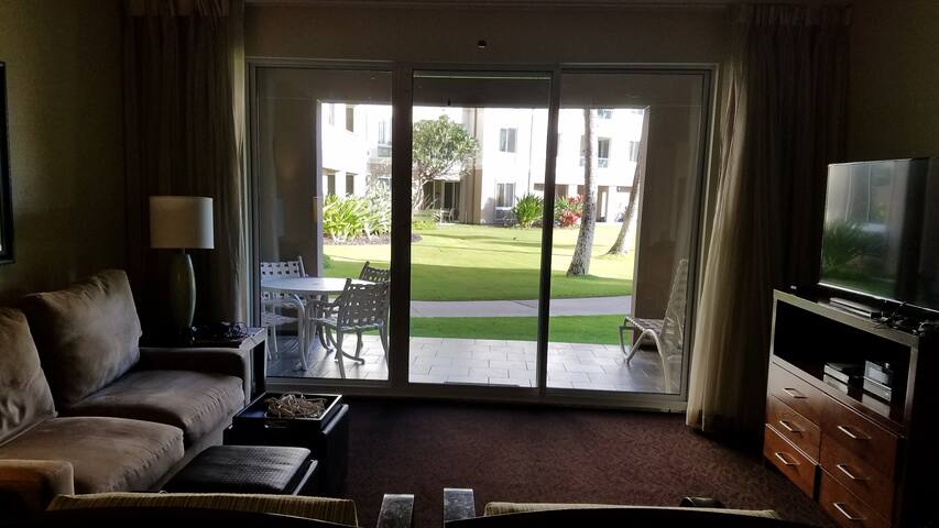OCEAN FRONT 2-Bedroom Apt w/ Full Kitchen! gallery image 5