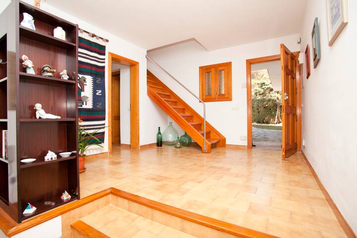 Awesome sea views with pool and WI FI Connexion gallery image 3