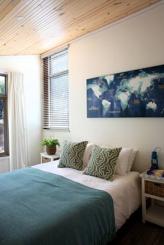 Lantern Tides beach bungalow Smitswinkel Bay gallery image 4