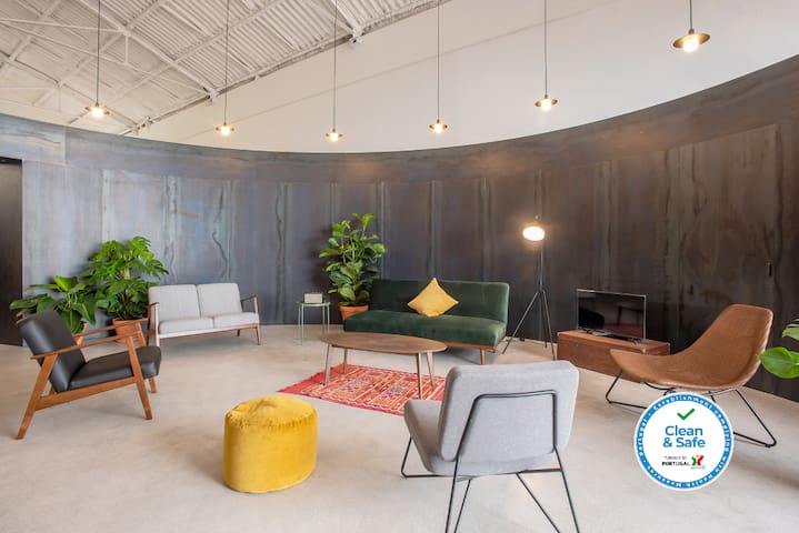 Party Loft for Large Groups, Riverside, 25 GUESTS