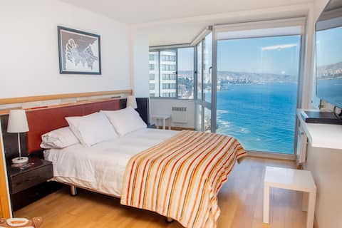 A family apartment facing the sea