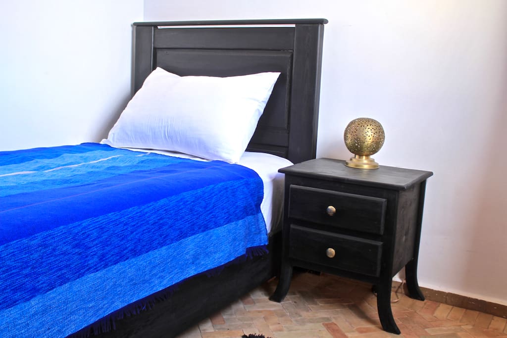cosy Single Bed Room