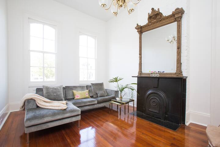 Legal Rental : Elegant Lower Garden District Home gallery image 4