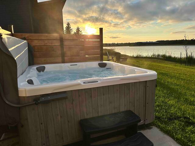 Beachfront Luxury Home with Pool & Hot Tub Tub 97 gallery image 4