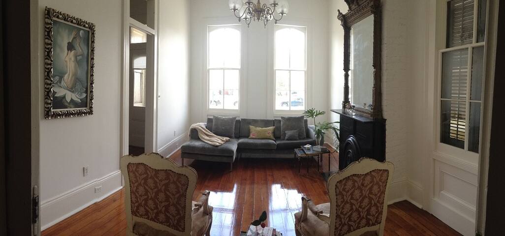 Legal Rental : Elegant Lower Garden District Home gallery image 2