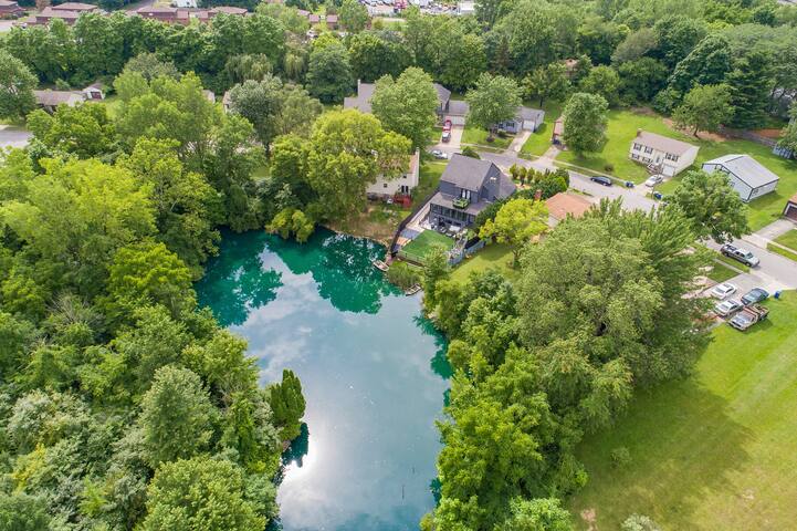 ★Easton Waterfront: Boat, Fish, Theatre, Barcade★ gallery image 2